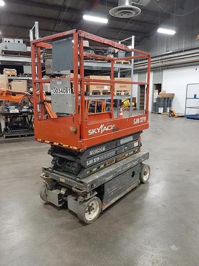 Used 2005 Skyjack SJIII 3219 scissor lift