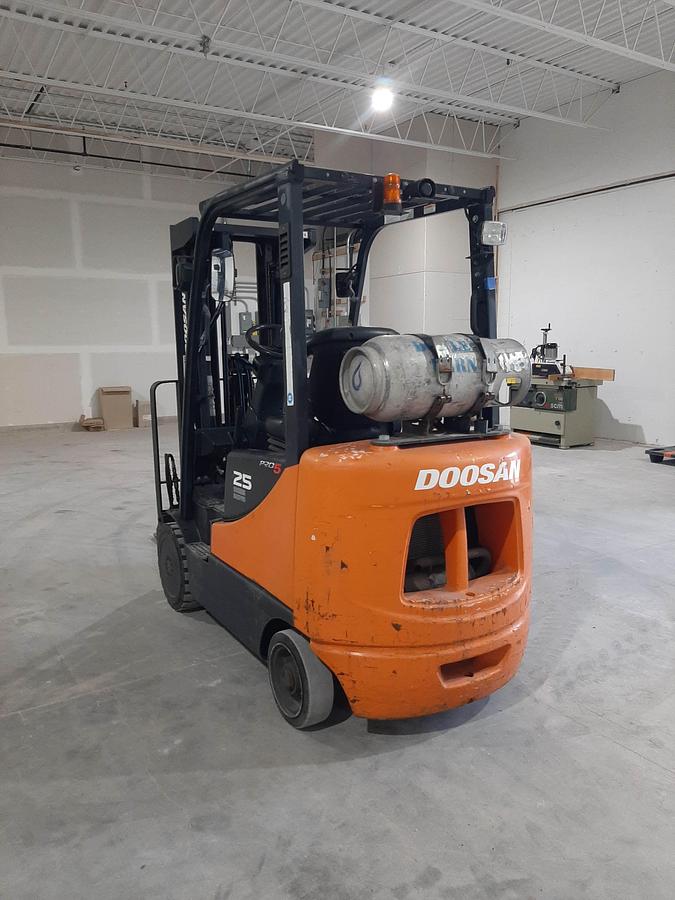 Used 2016 DOOSAN GC25P-5 – 5000 lb. Propane Forklift