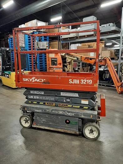 Used 2005 Skyjack SJIII 3219 scissor lift