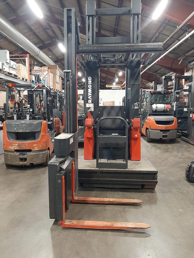 Used 1998 Raymond 537-CSR30T Electric Man Up Swing Reach Turret Forklift