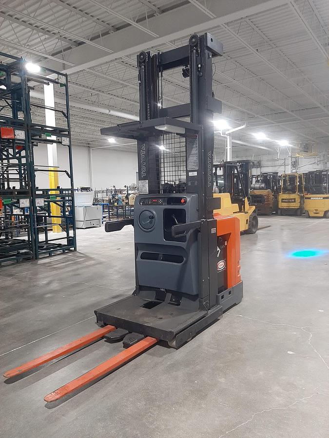 Used 2017 TOYOTA 6BPU15 Order Picker with Wire Guidance