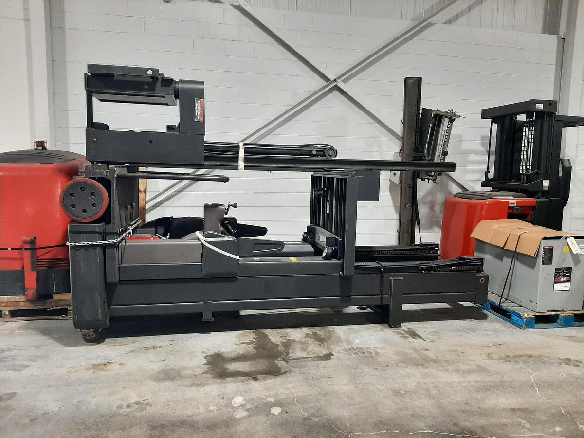 Used RAYMOND 960-CSR30T Electric Man Up Swing Reach Turret Forklift