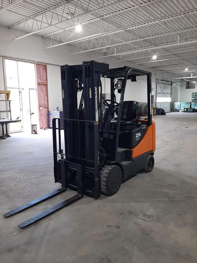 Used 2016 DOOSAN GC25P-5 – 5000 lb. Propane Forklift
