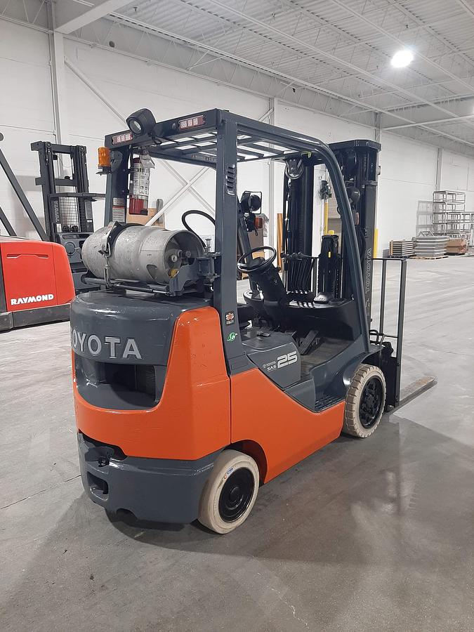 Used 2019 TOYOTA 8FGCU25 – 5000 lb. Forklift