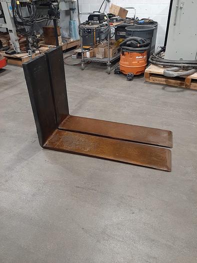 Used CASCADE Class 4 Lumber Forks