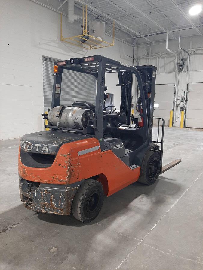 Used TOYOTA 8FGU32 – 7000 lb. Outdoor Forklift