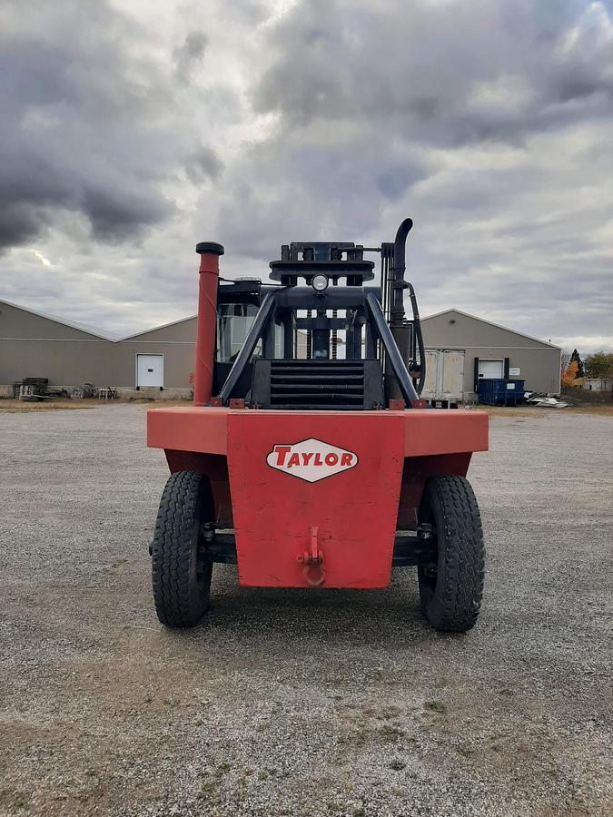 Used TAYLOR 30000 lb. Container Handler Forklift