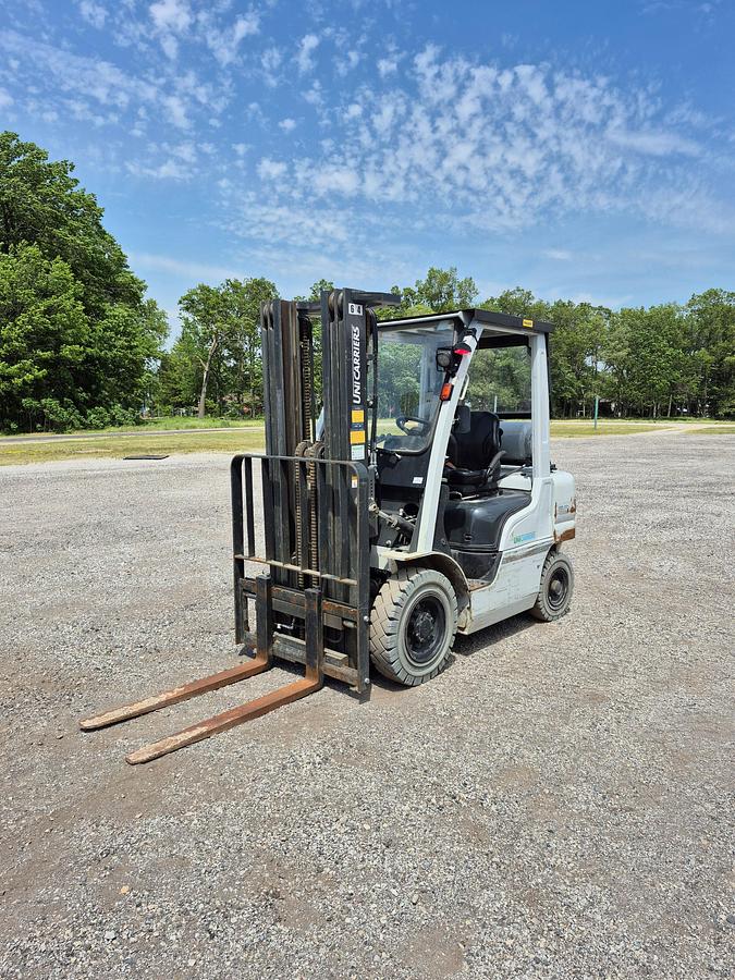 Used 2022 UNICARRIERS MP1F2A25LV - 5000 lb. Pneumatic Forklift