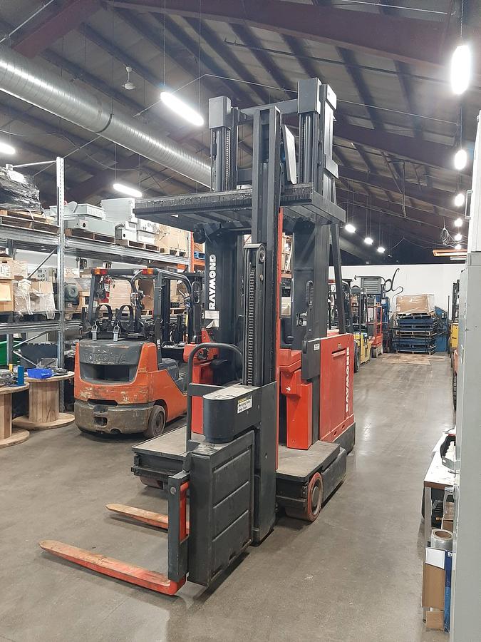 Used 1998 Raymond 537-CSR30T Electric Man Up Swing Reach Turret Forklift