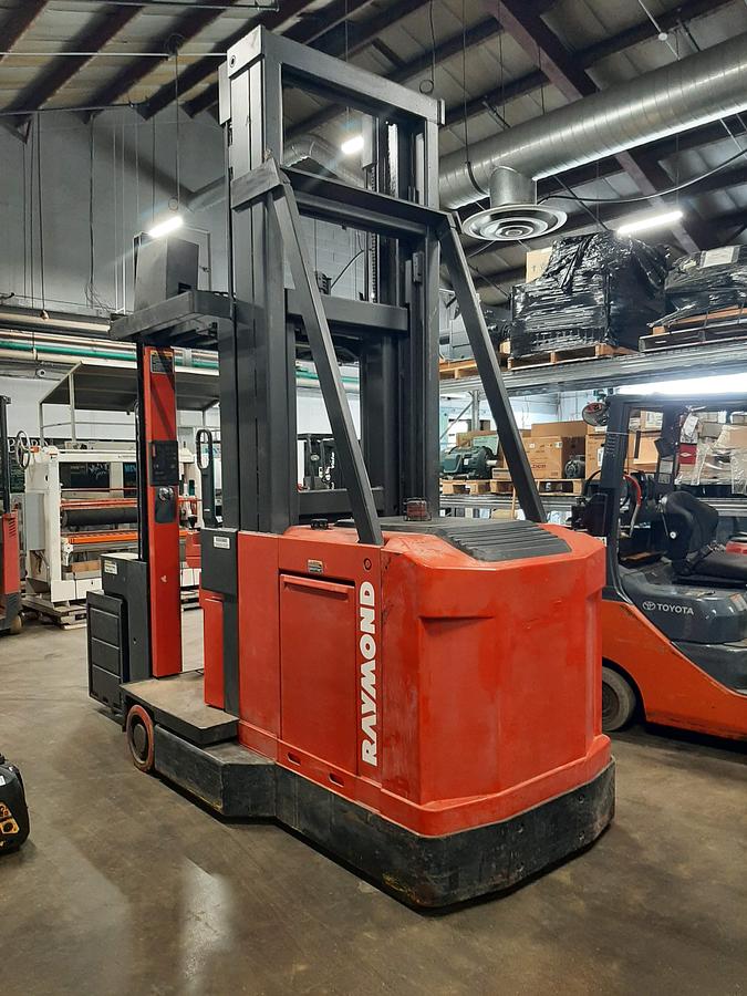 Used 1998 Raymond 537-CSR30T Electric Man Up Swing Reach Turret Forklift