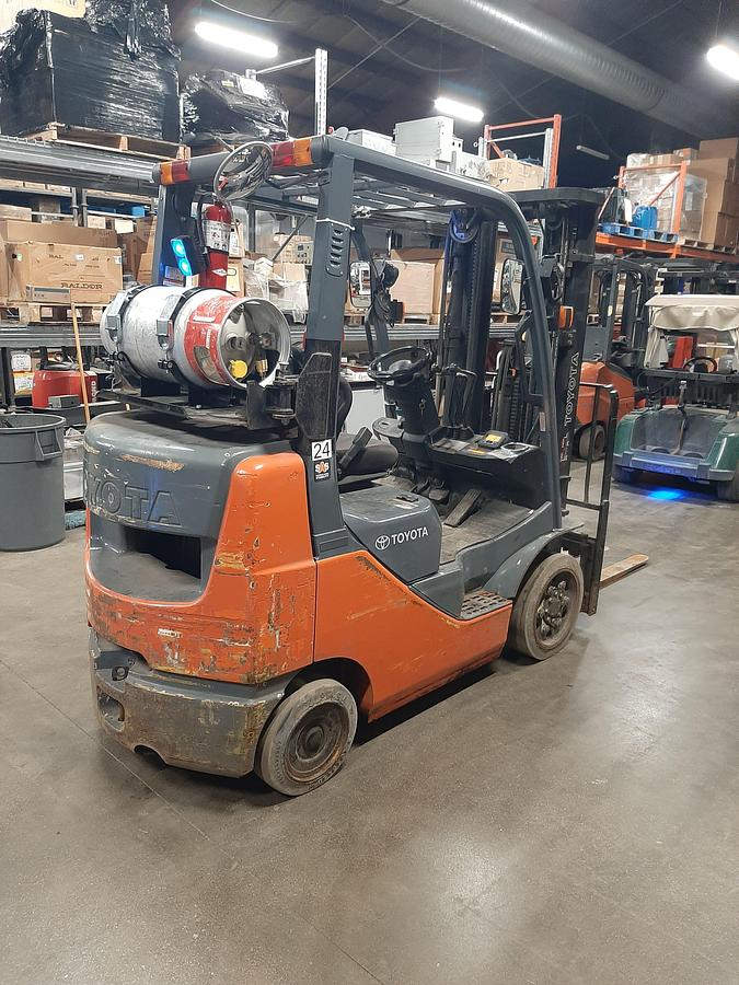 Used 2012 TOYOTA 8FGCU25 – 5000 lb. Forklift