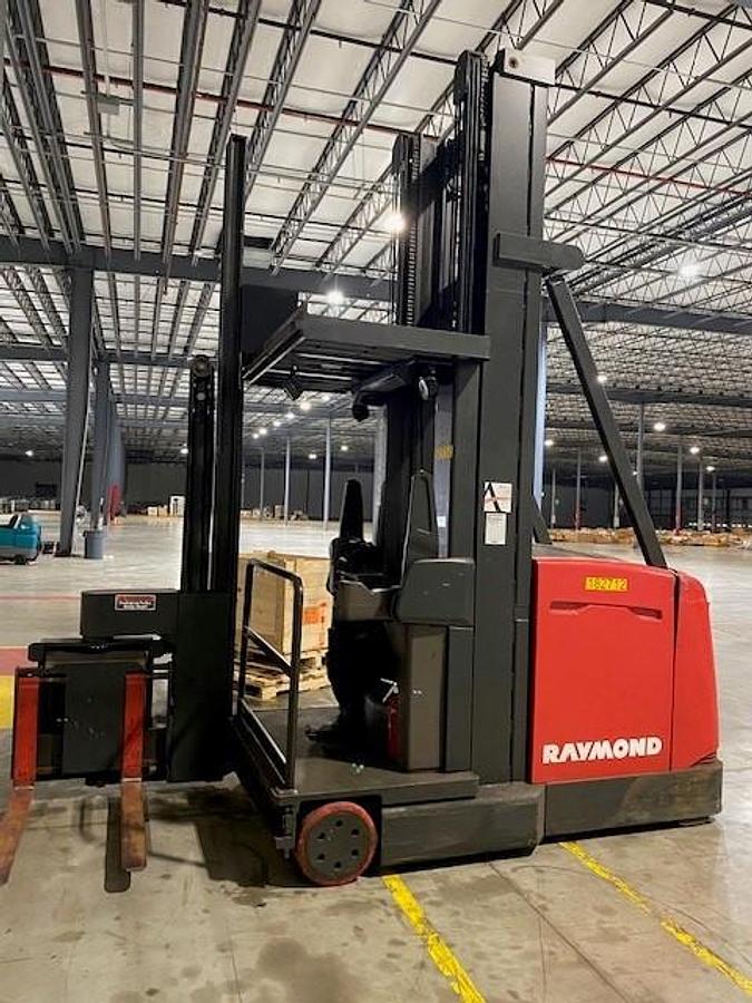 Used RAYMOND 960-CSR30T Electric Man Up Swing Reach Turret Forklift