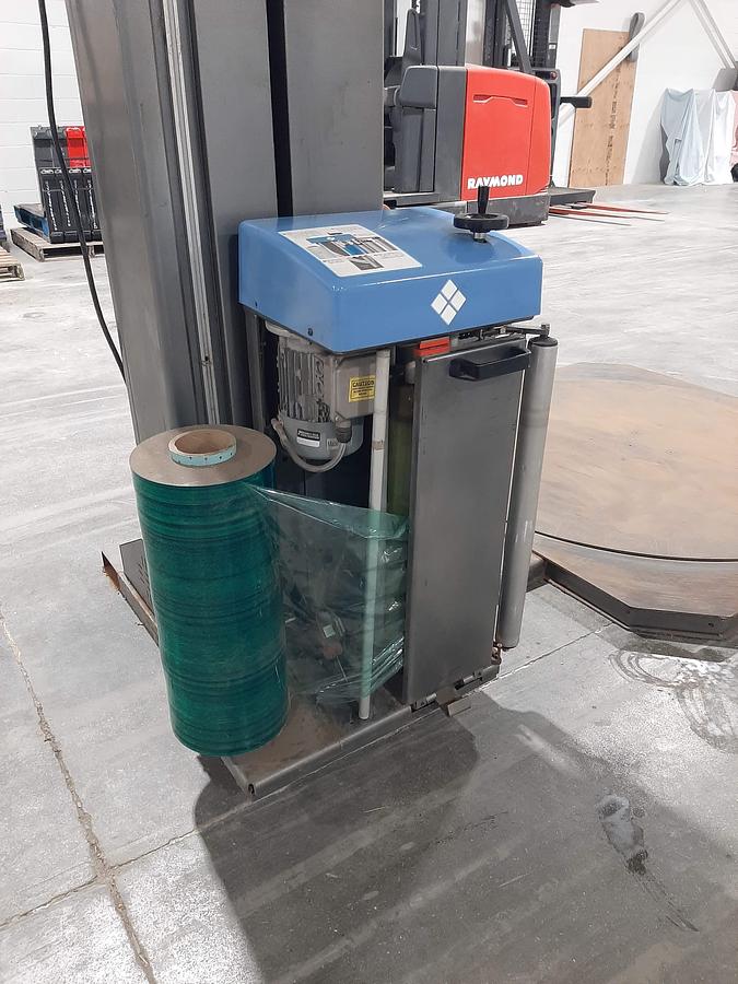 Used 2014 COUSINS LP2100-SRT Pallet Wrapper