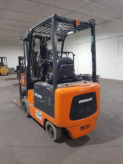 Used Doosan  BC30S-5 – 6000 lb. Forklift