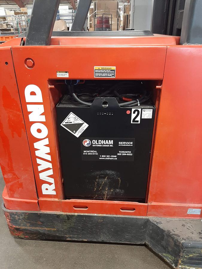 Used 1998 Raymond 537-CSR30T Electric Man Up Swing Reach Turret Forklift