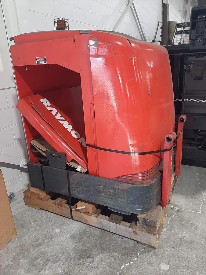 Used RAYMOND 960-CSR30T Electric Man Up Swing Reach Turret Forklift