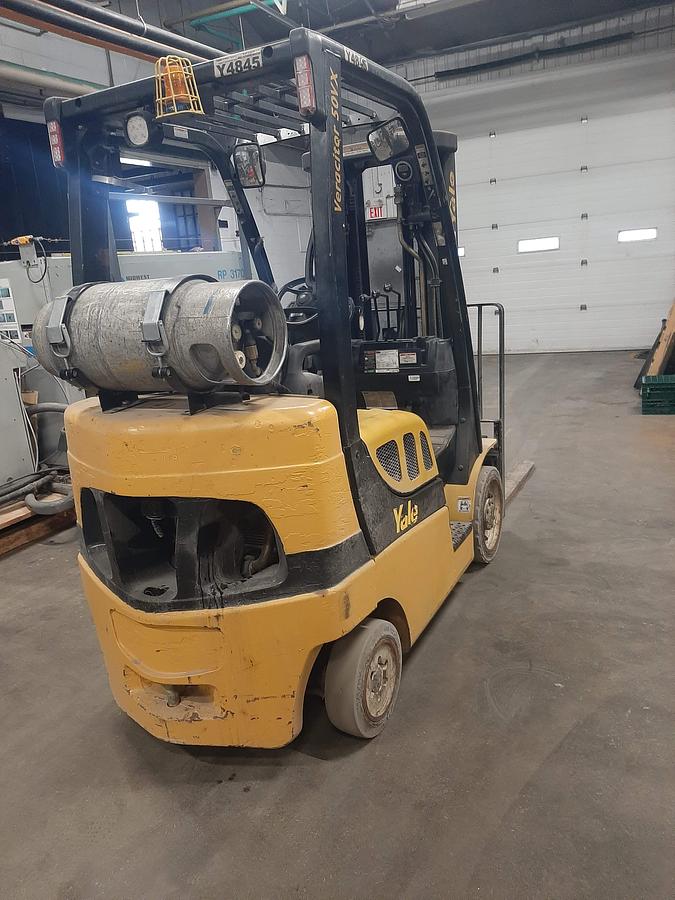 Used YALE GLC050 – 5000 lb. Propane Forklift