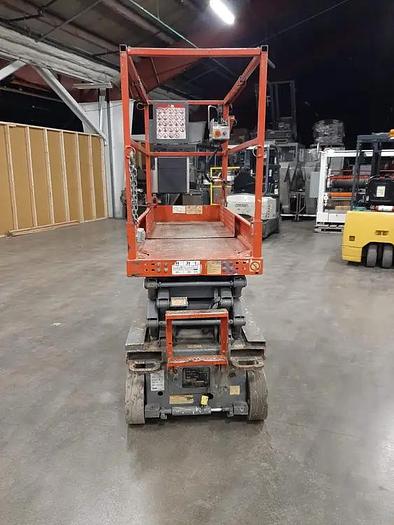 Used 2005 Skyjack SJIII 3219 scissor lift