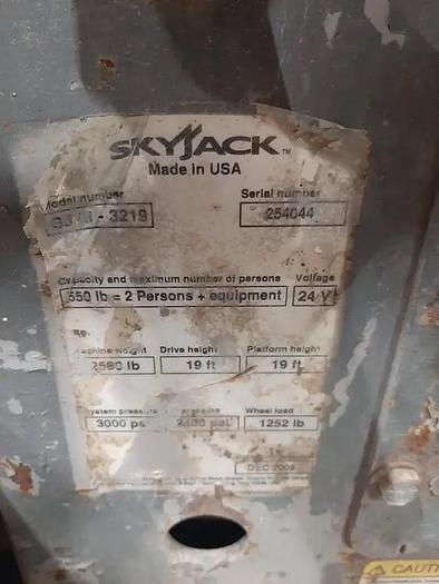 Used 2005 Skyjack SJIII 3219 Scissor Lift