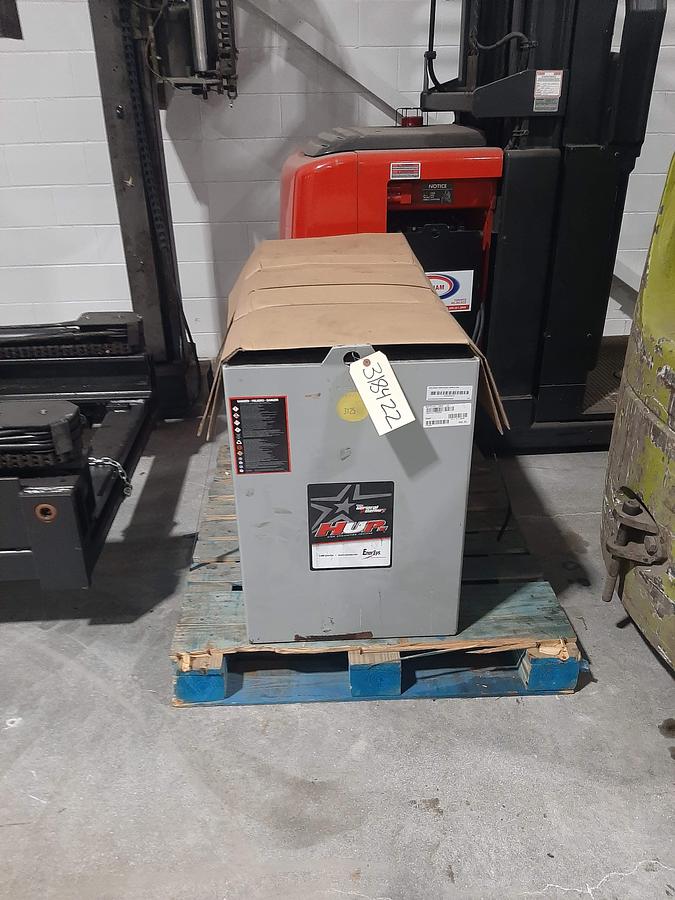 Used RAYMOND 960-CSR30T Electric Man Up Swing Reach Turret Forklift