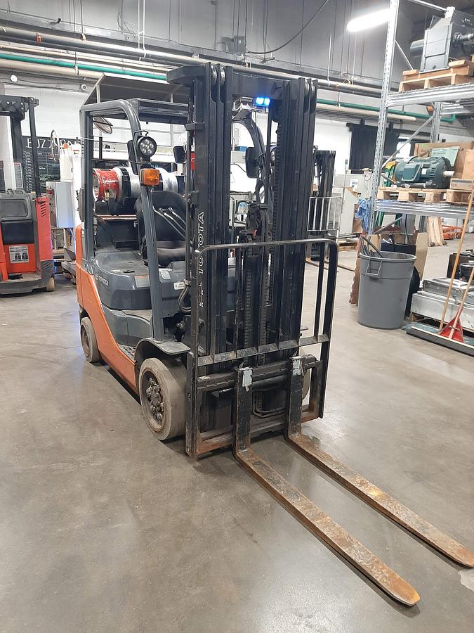 Used 2012 TOYOTA 8FGCU25 – 5000 lb. Forklift