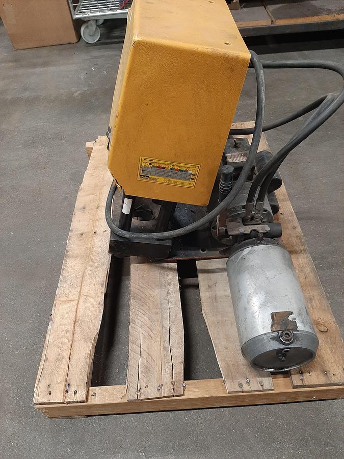 Used PARKER - Parkrimp1 Hydraulic Hose Crimper and Dies