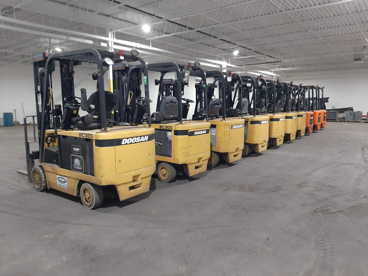 Used CAT - 6000 lb. Forklift