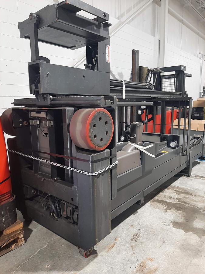 Used RAYMOND 960-CSR30T Electric Man Up Swing Reach Turret Forklift