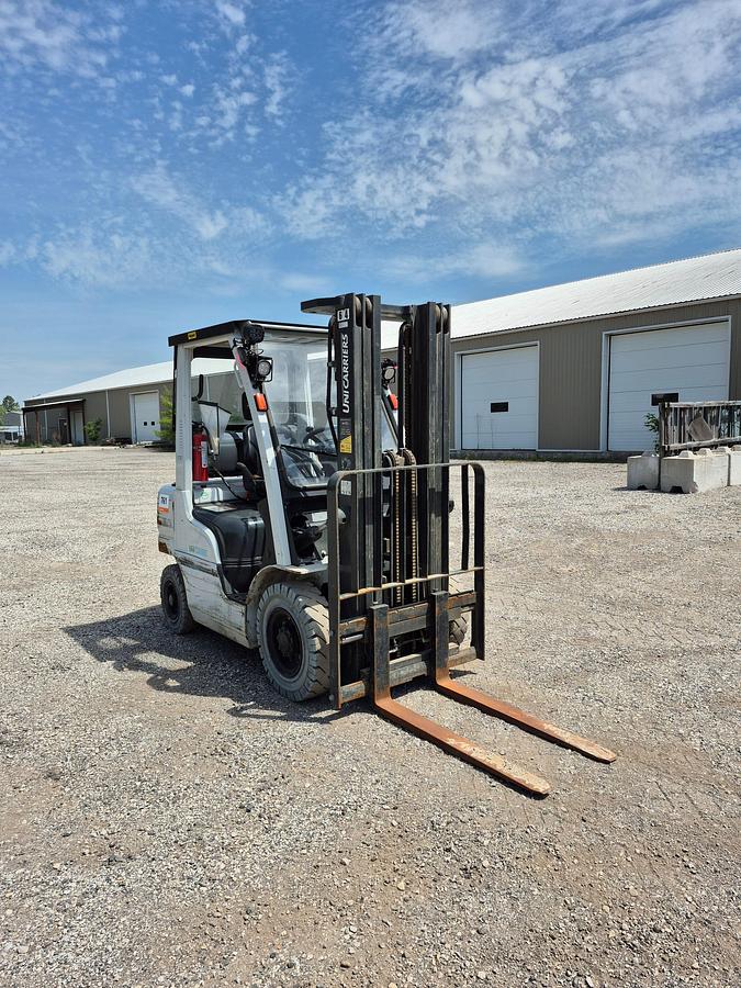 Used 2022 UNICARRIERS MP1F2A25LV - 5000 lb. Pneumatic Forklift