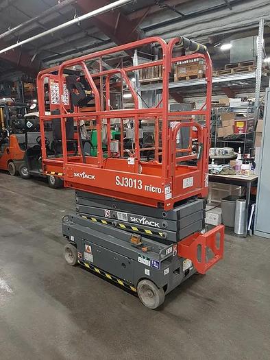 2021 Skyjack SJ3013 Scissor Lift