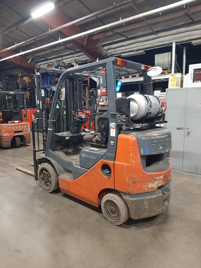 Used 2012 TOYOTA 8FGCU25 – 5000 lb. Forklift