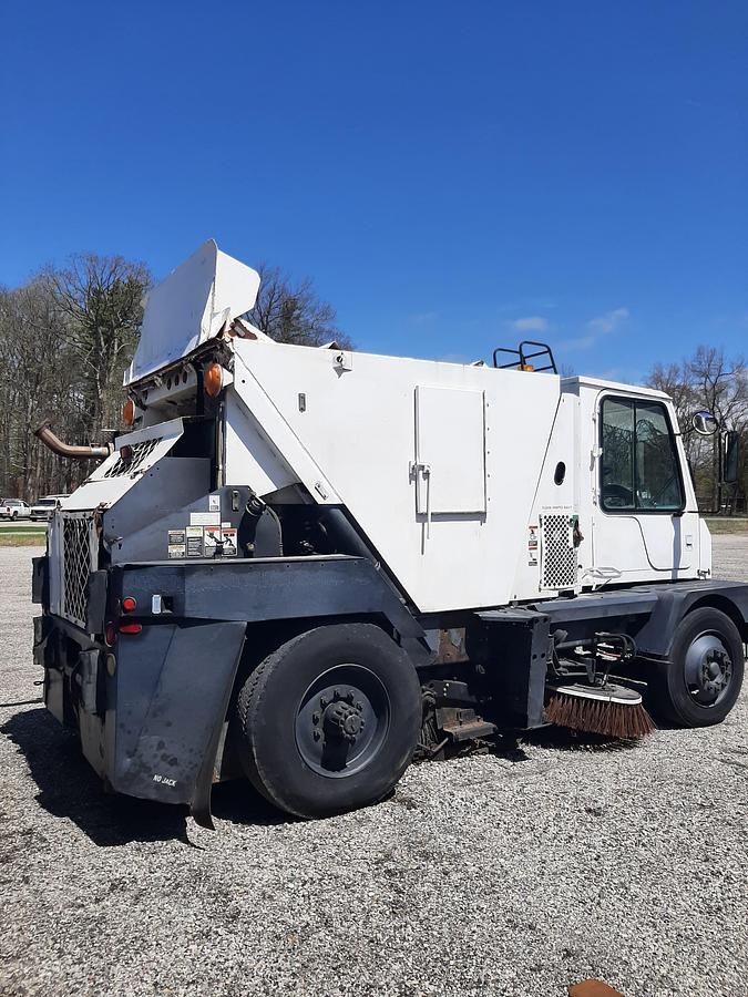 Used JOHNSTON 4000 Sweeper Truck 4000 Sweeper Truck