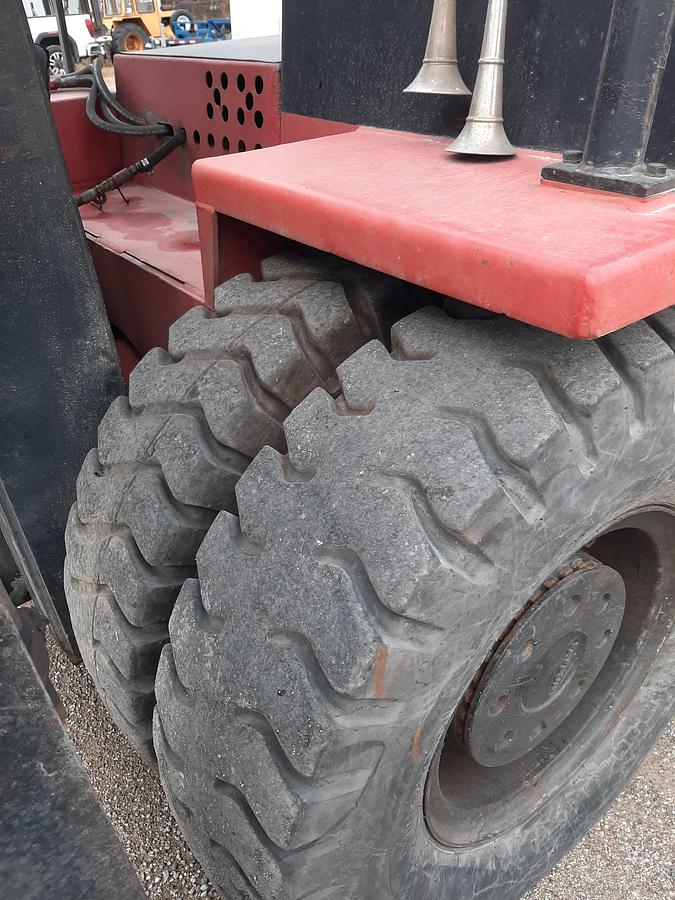 Used TAYLOR 30000 lb. Container Handler Forklift