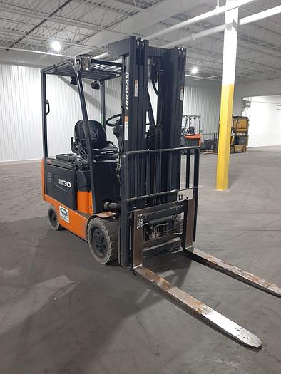 Used Doosan  BC30S-5 – 6000 lb. Forklift