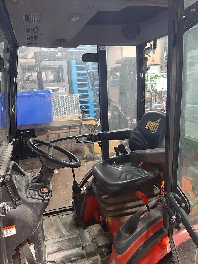 Used 2020 KIOTI CX2510HST 4WD Cab Tractor with Loader