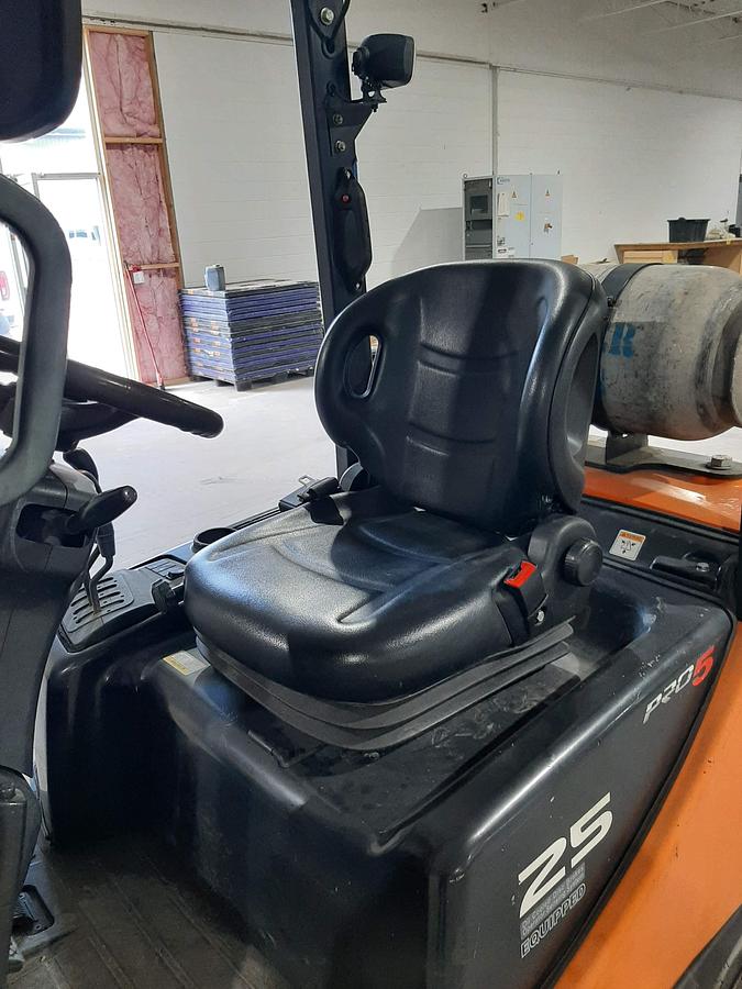 Used 2016 DOOSAN GC25P-5 – 5000 lb. Propane Forklift