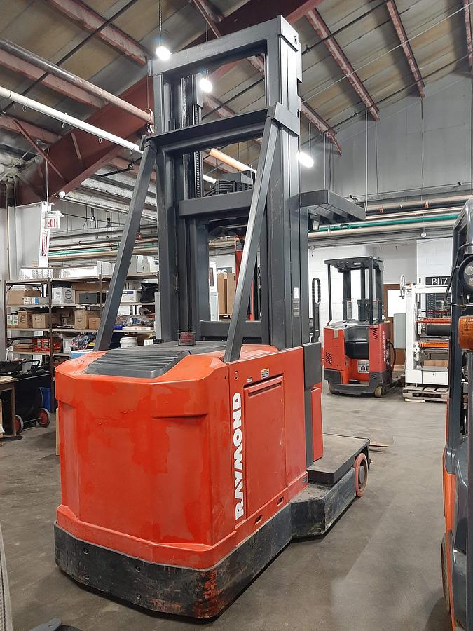 Used 1998 Raymond 537-CSR30T Electric Man Up Swing Reach Turret Forklift