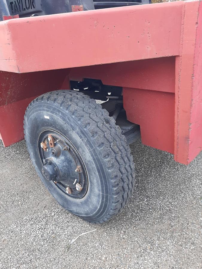 Used TAYLOR 30000 lb. Container Handler Forklift