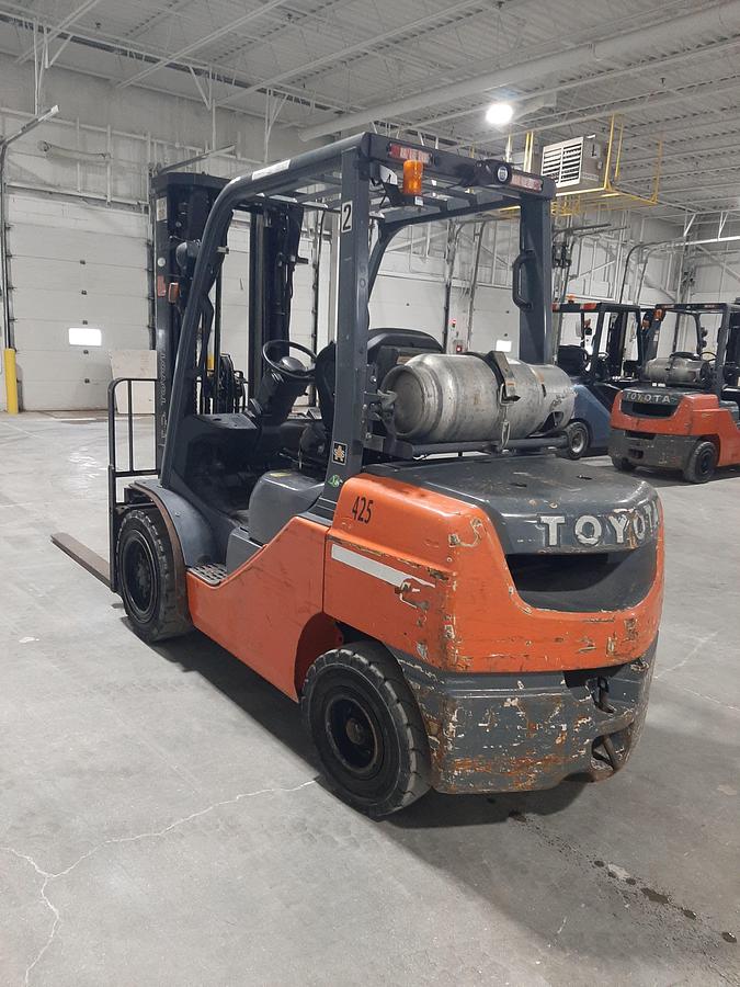 Used TOYOTA 8FGU32 – 7000 lb. Outdoor Forklift