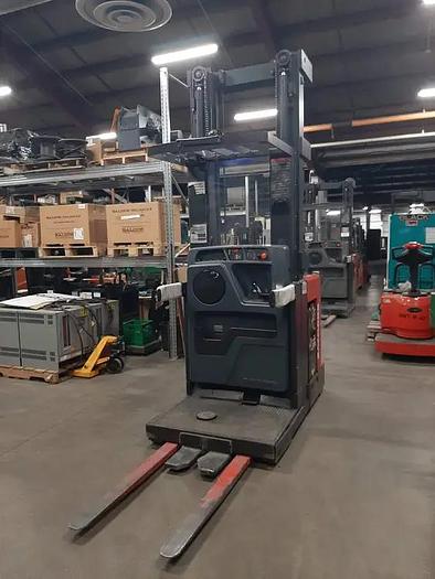 Used 2008 Raymond 560 OPC30TT Order Pickers