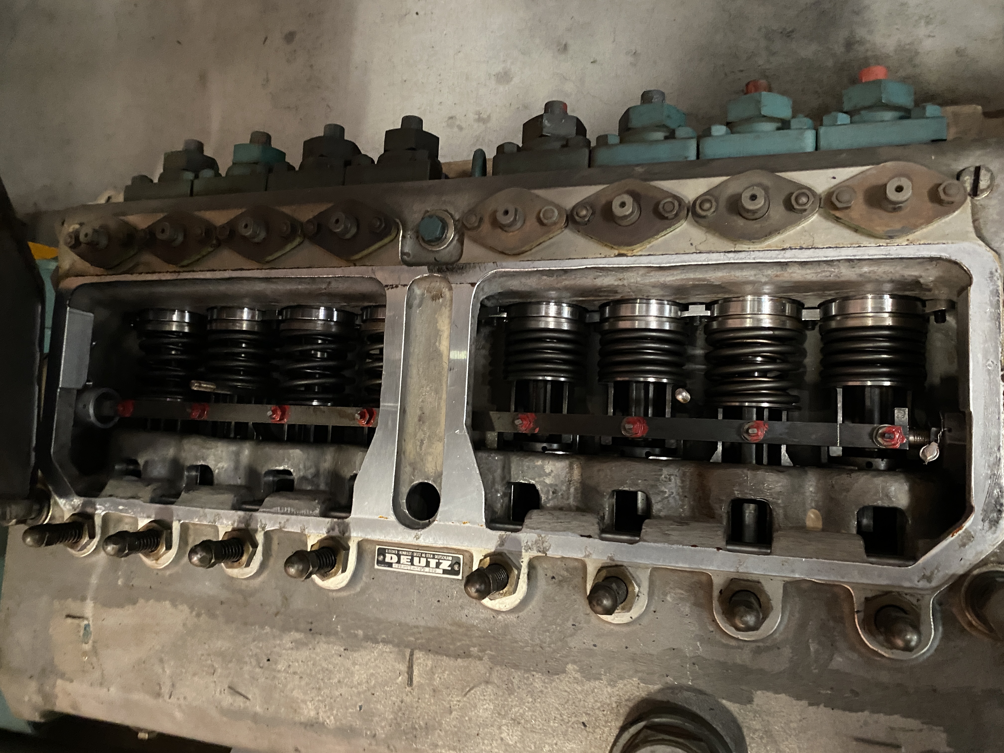 Used FUEL INJECTION PUMP DEUTZ BV8M545 - P/N 199-17-100-390