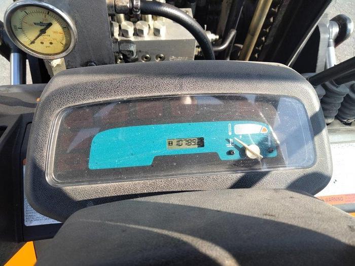 Used 10,000 POUND BOX CAR SPECIAL 7FGCU45-BCS TOYOTA FORKLIFT WITH 4 WAY VALVE (ROLL CLAMP COMPATIBLE)