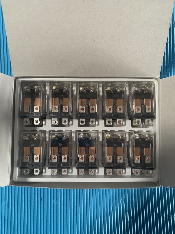 Used Omron Non Latching Relay Plug In ly2n