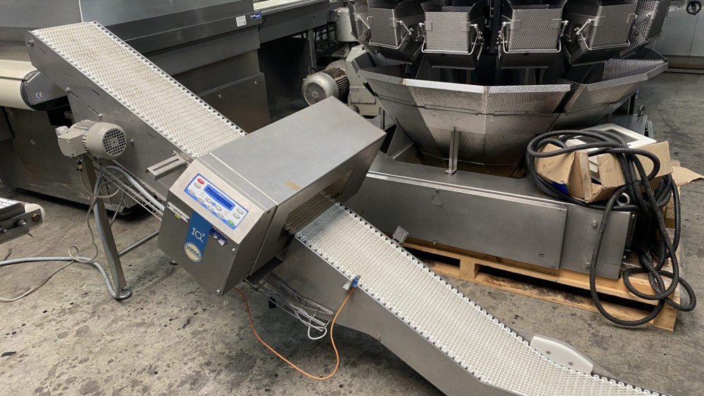 Used Loma metaldetector on incline belt