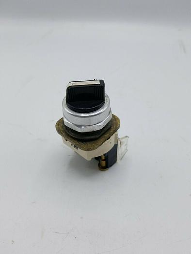 Used Allen-Bradley Selector Switch 800T-H2