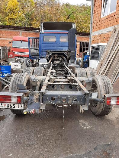 Gebruikt 1999 MERCEDES BENZ 2540 6x2 chassis, 3 pedals , spring in the front
