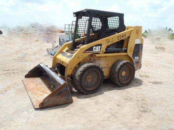 Used 2003 Caterpillar 236 Skid Steer