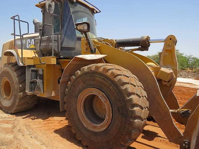 Used 2015 CATERPILLAR 966M