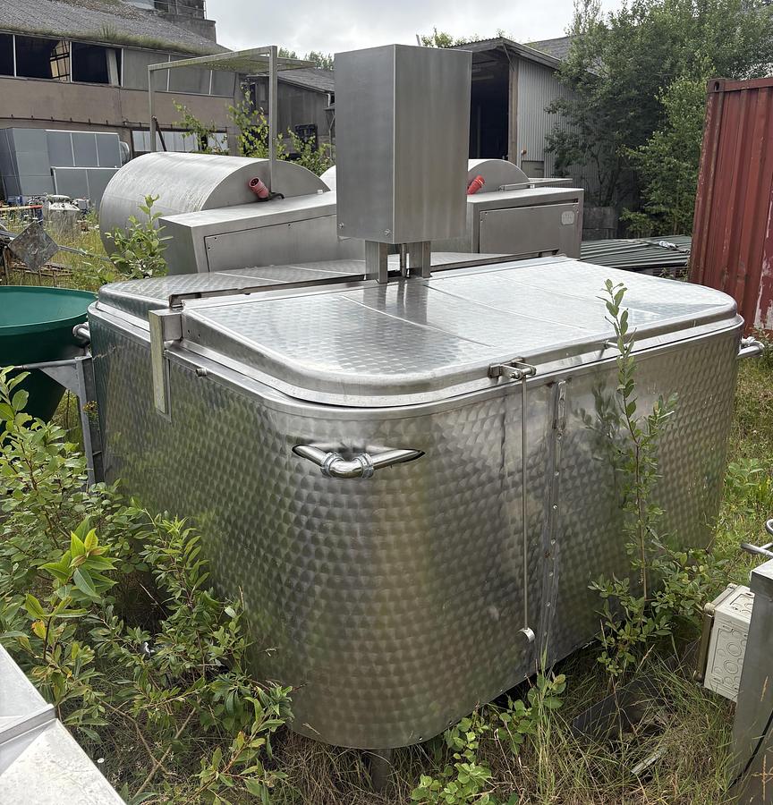 Used 4 m3 rustfrit kar.