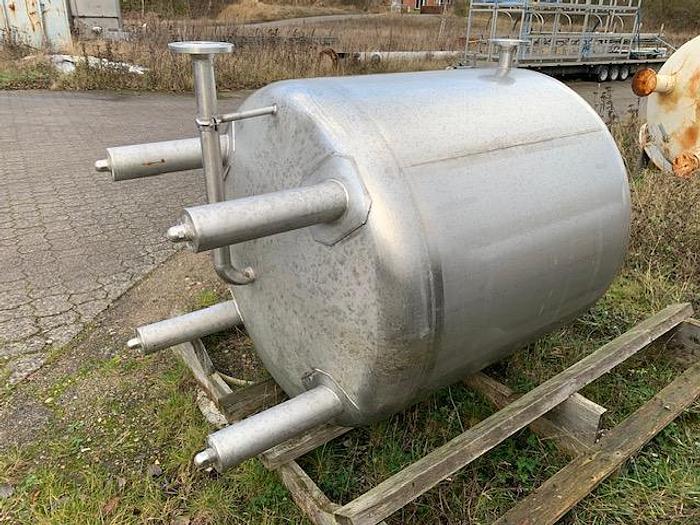 Used 1350 liters rustfri tank
